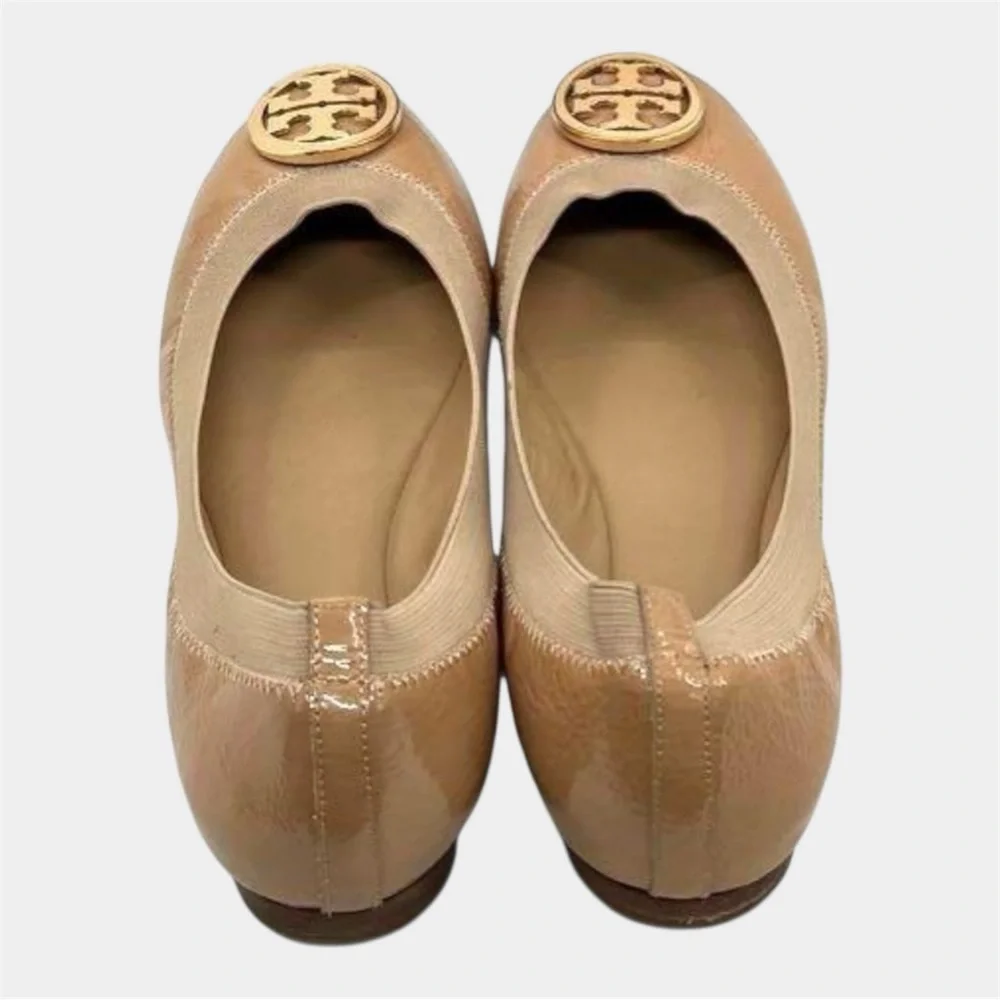 Tory Burch Caroline Nude Tan Patent Leather Ballerina Flats Sleepies Logo Size 8